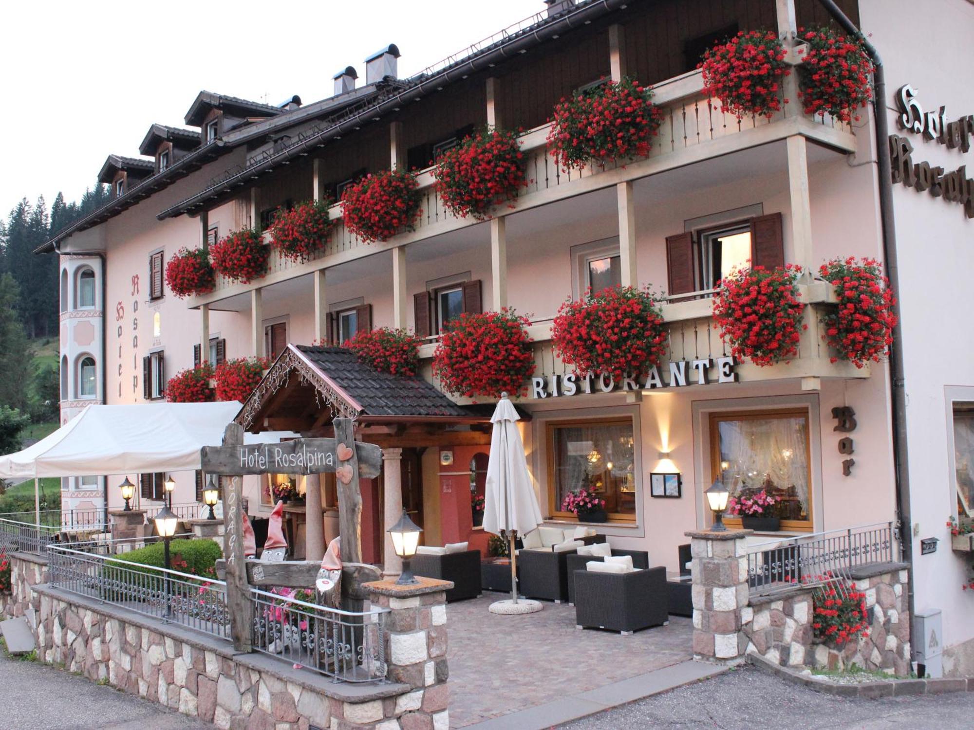 Hotel Rosalpina Soraga Exteriér fotografie