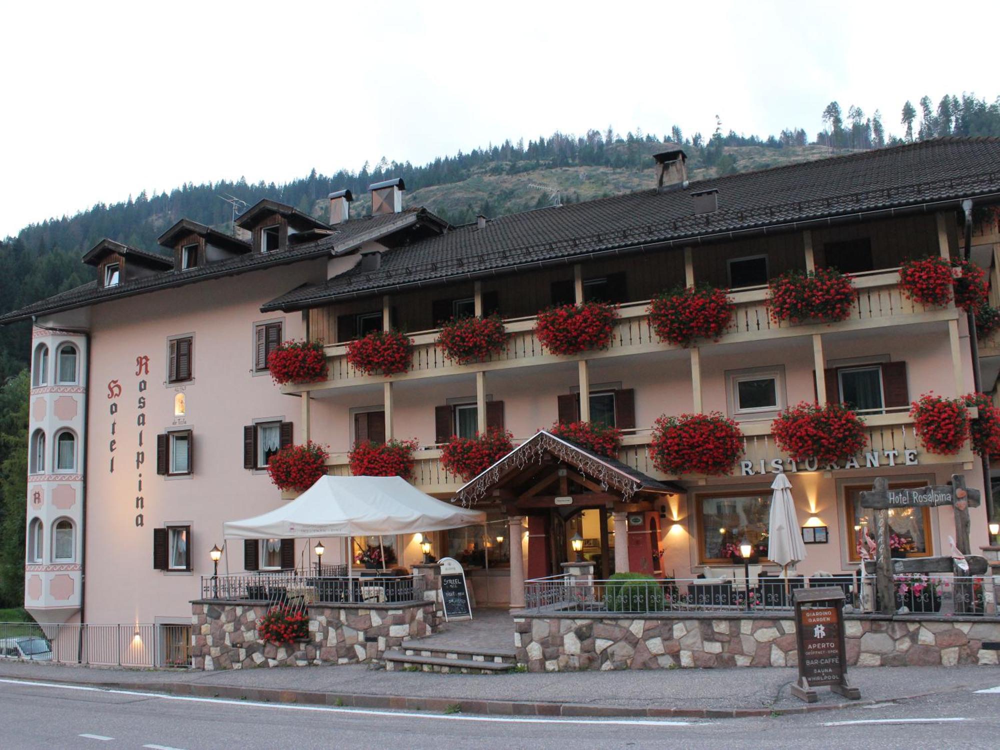 Hotel Rosalpina Soraga Exteriér fotografie