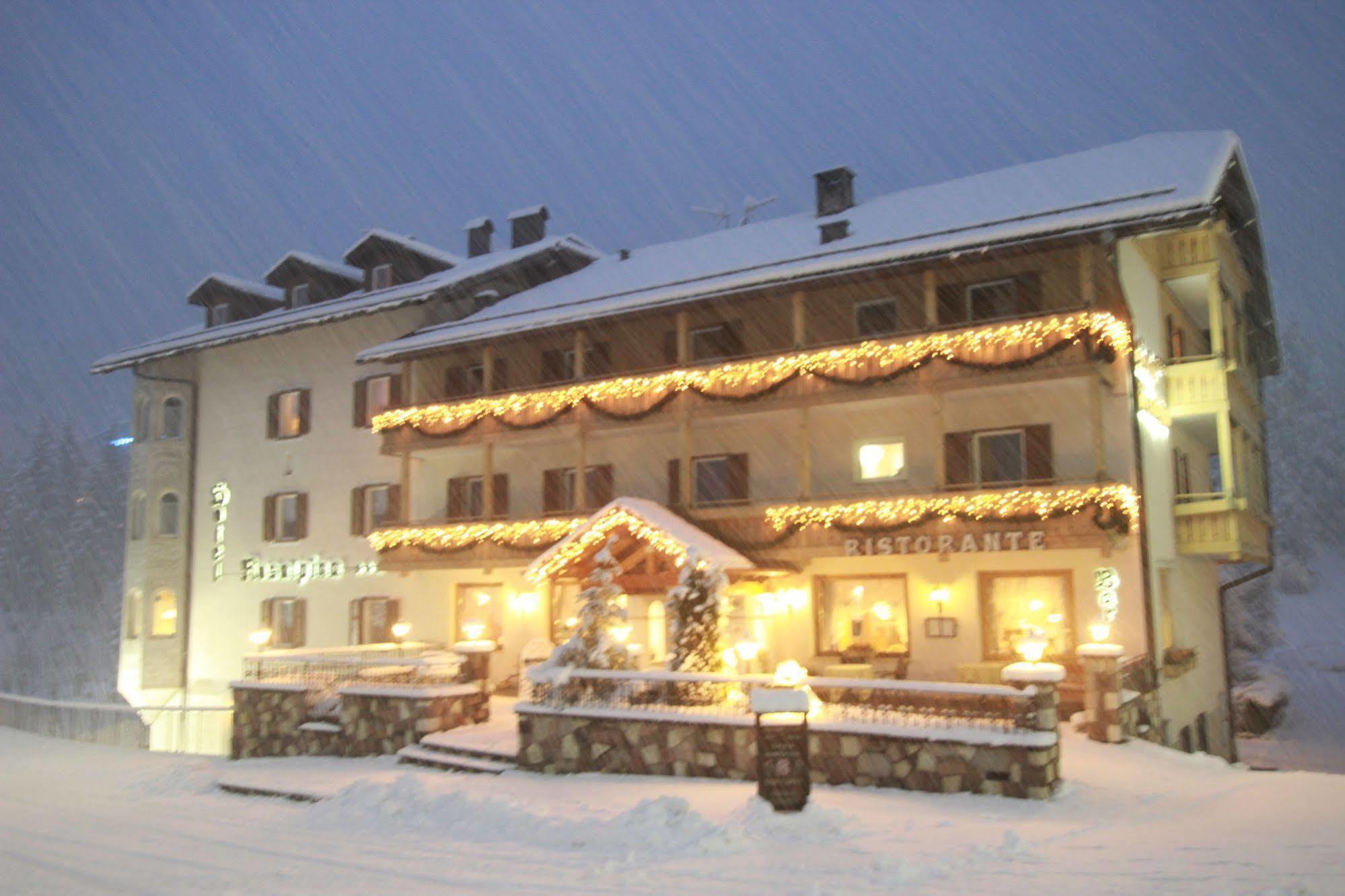 Hotel Rosalpina Soraga Exteriér fotografie